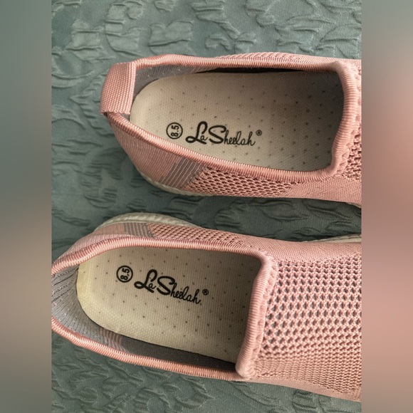 La Sheelah | Women’s Slip on Sneakers - Picture 4 of 4